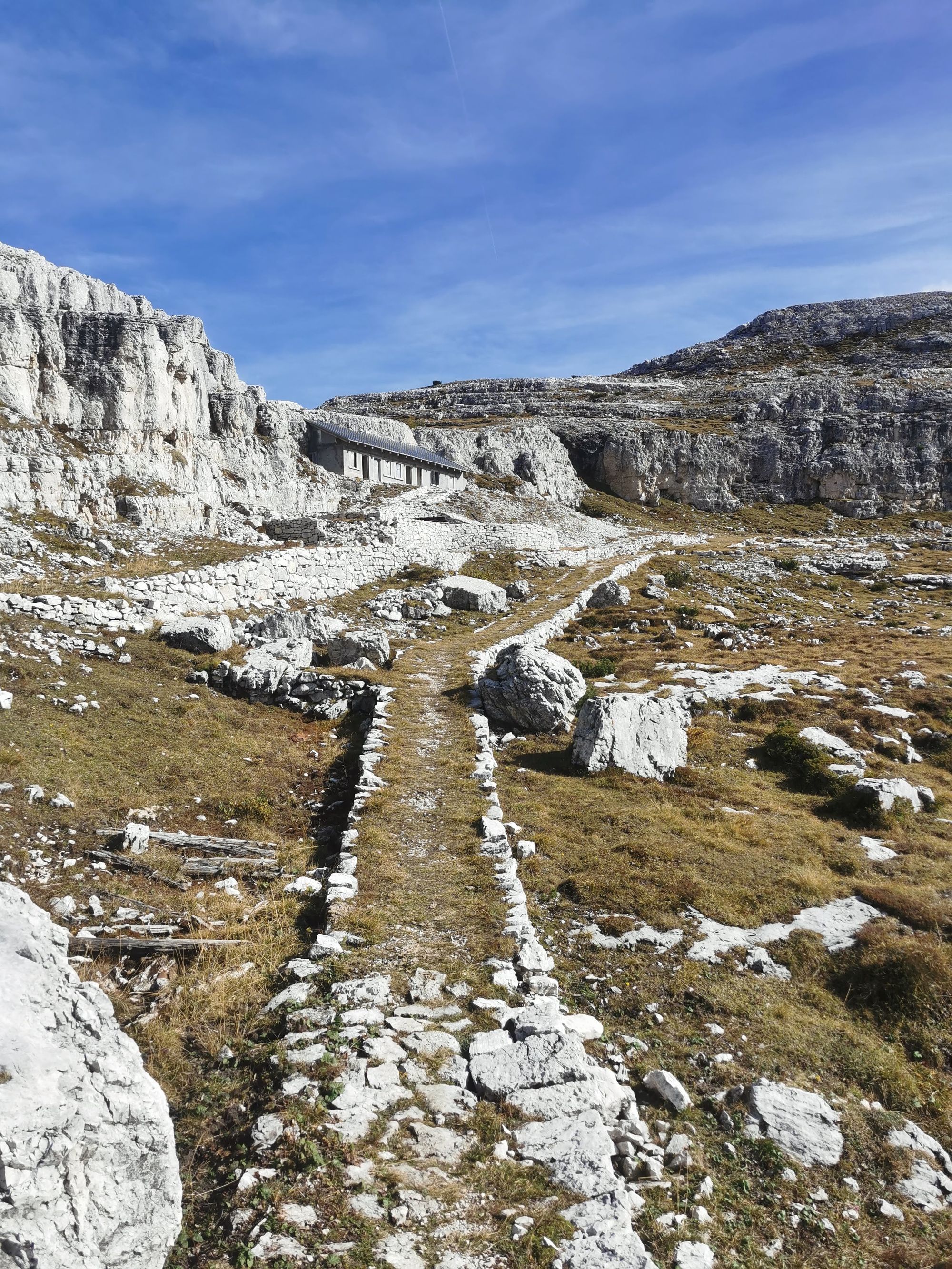 Um die Drei Zinnen in den Dolomiten wandern