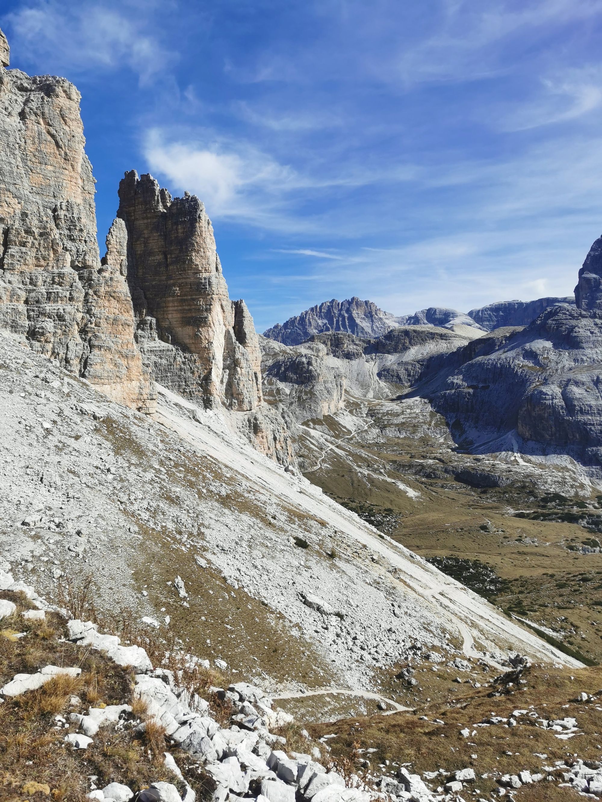 Um die Drei Zinnen in den Dolomiten wandern