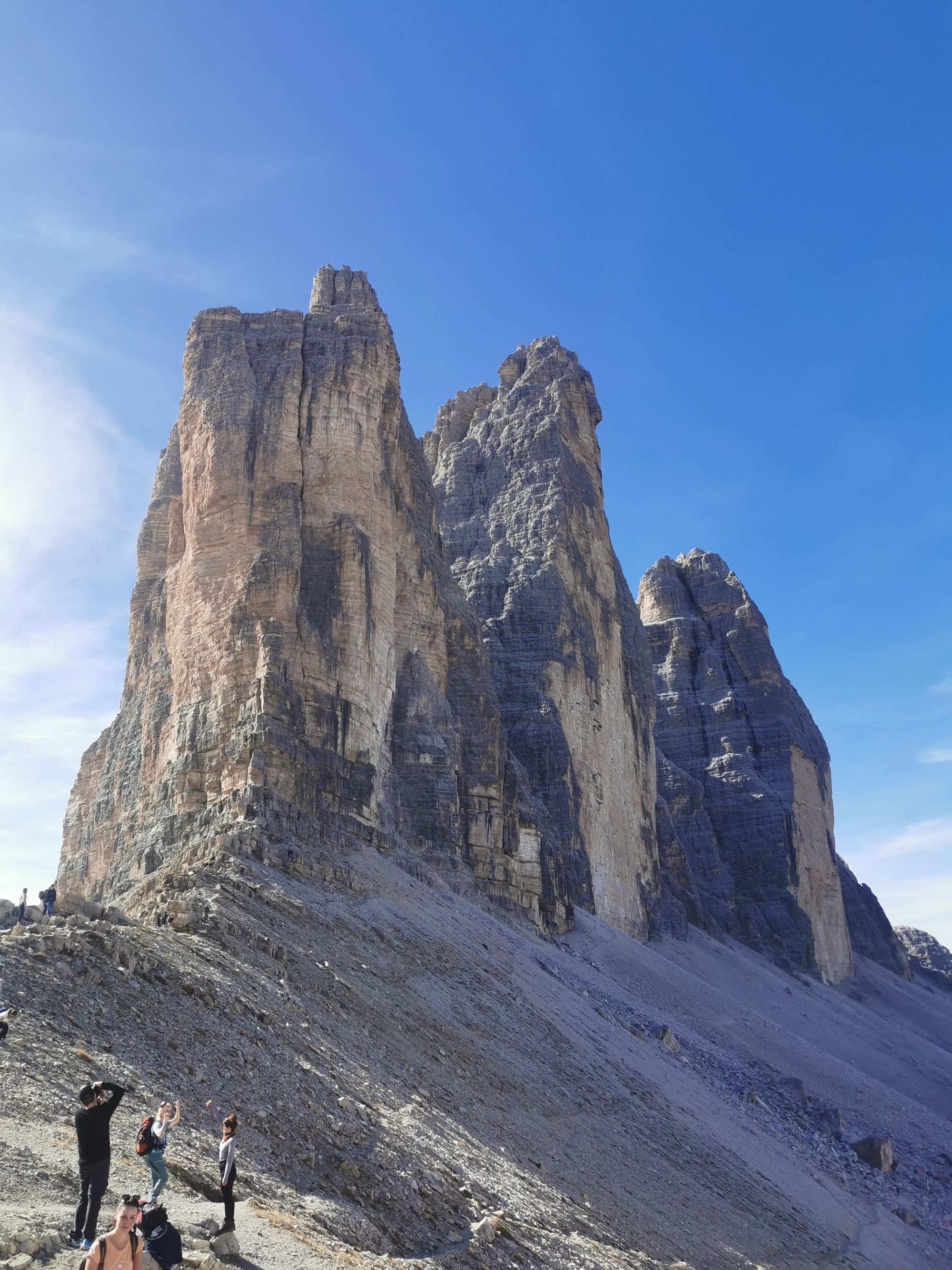 Um die Drei Zinnen in den Dolomiten wandern