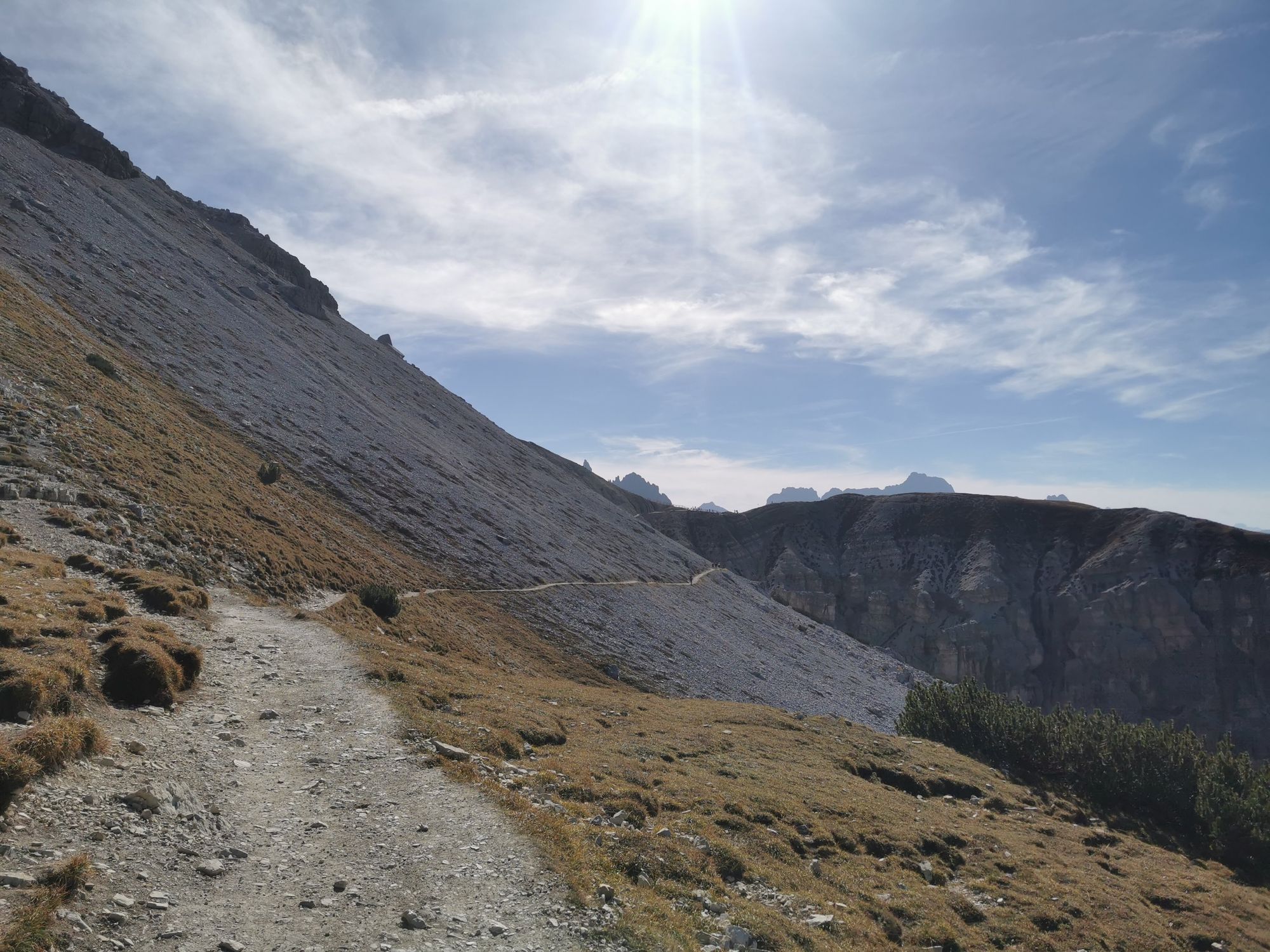 Um die Drei Zinnen in den Dolomiten wandern