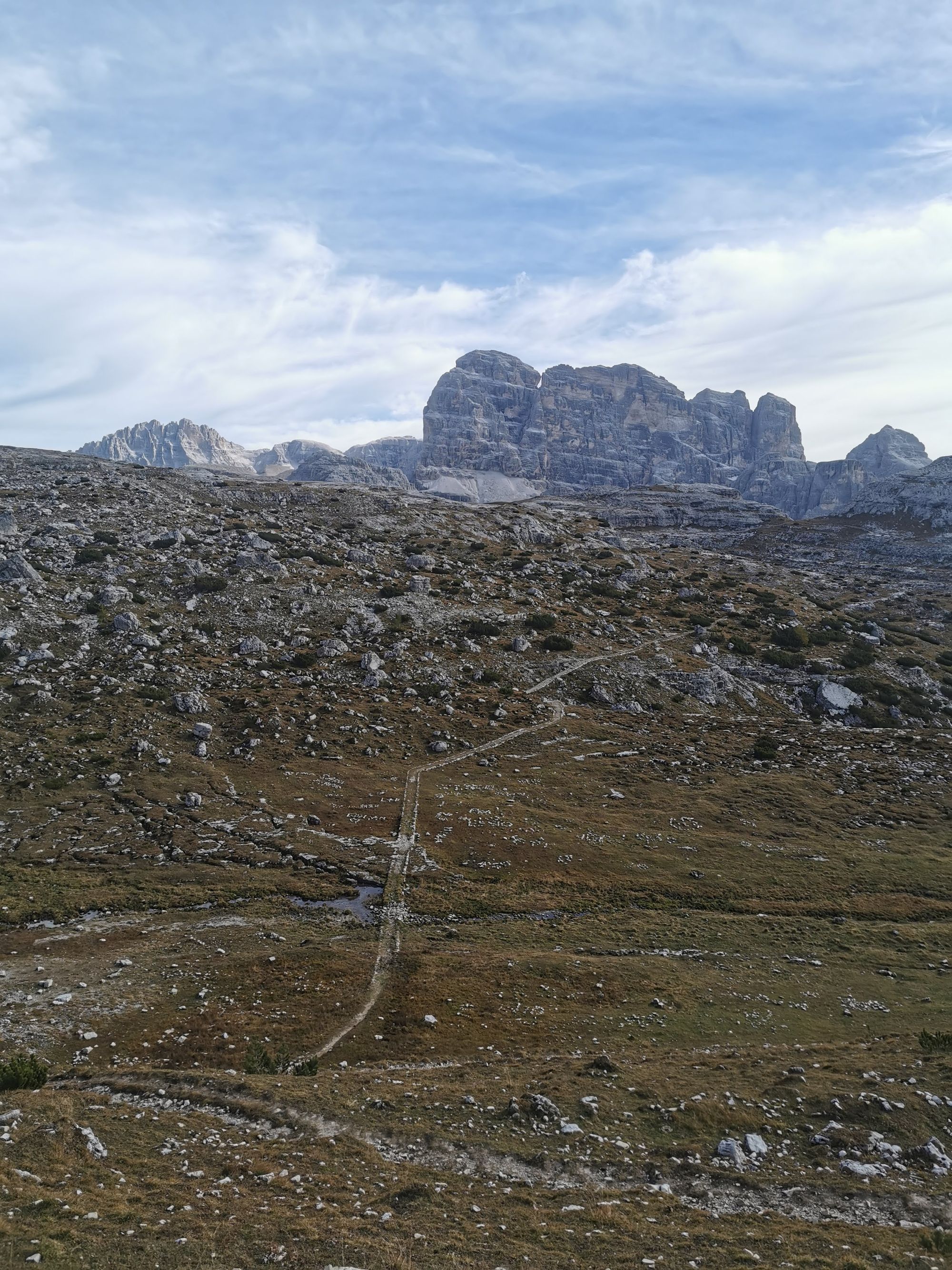 Um die Drei Zinnen in den Dolomiten wandern