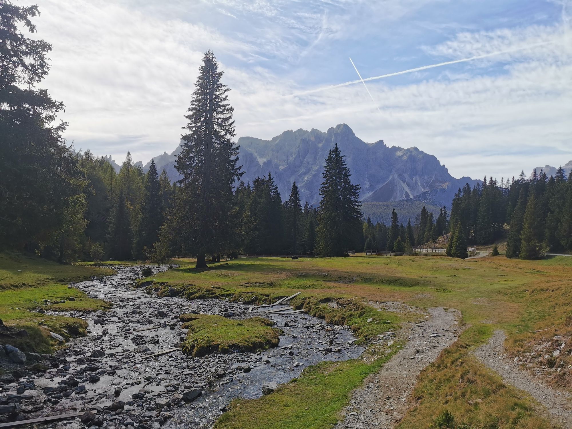 Sextener Dolomiten: Almwanderung Seikofel - Alpe Nemes Hütte - Malga Coltrondo