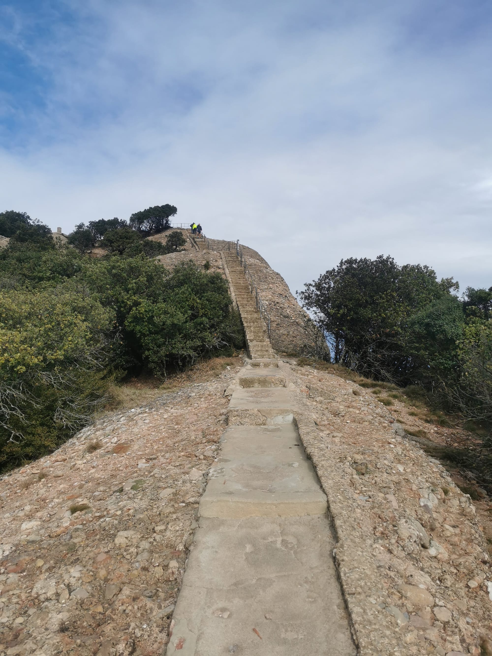 Montserrat: Wandern vom Kloster auf den Sant Jeroni Gipfel