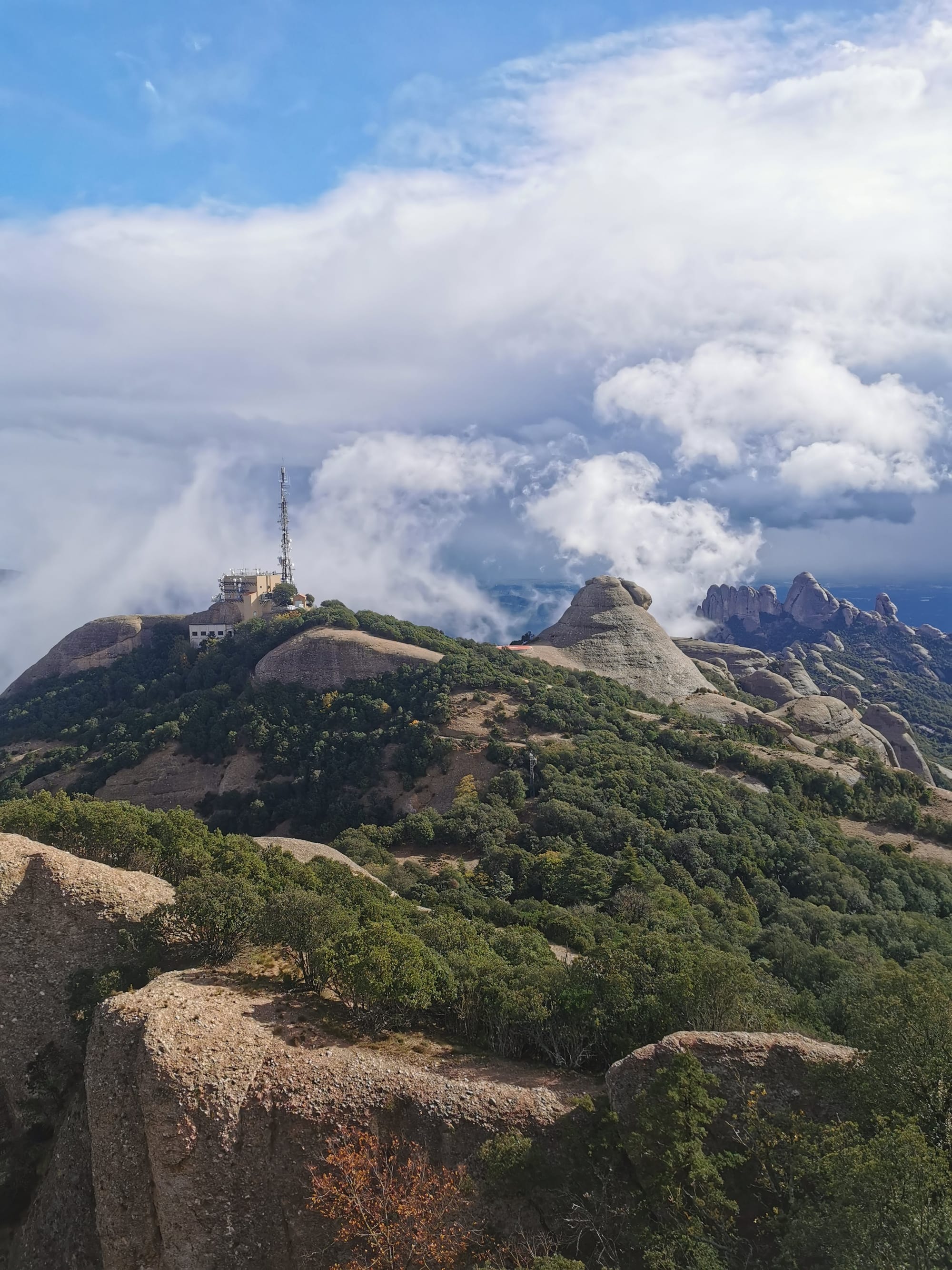 Montserrat: Wandern vom Kloster auf den Sant Jeroni Gipfel