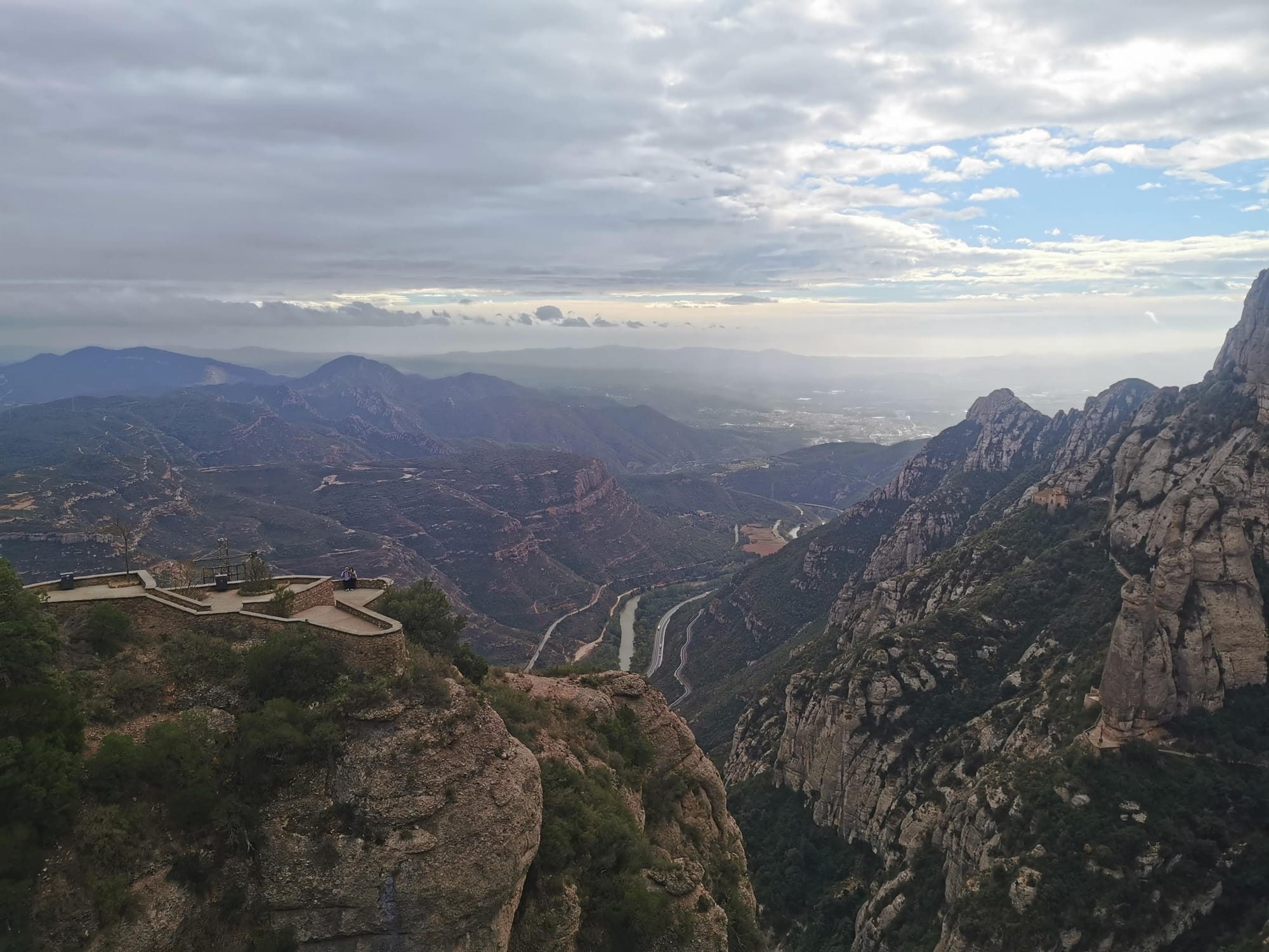 Montserrat: Wandern vom Kloster auf den Sant Jeroni Gipfel