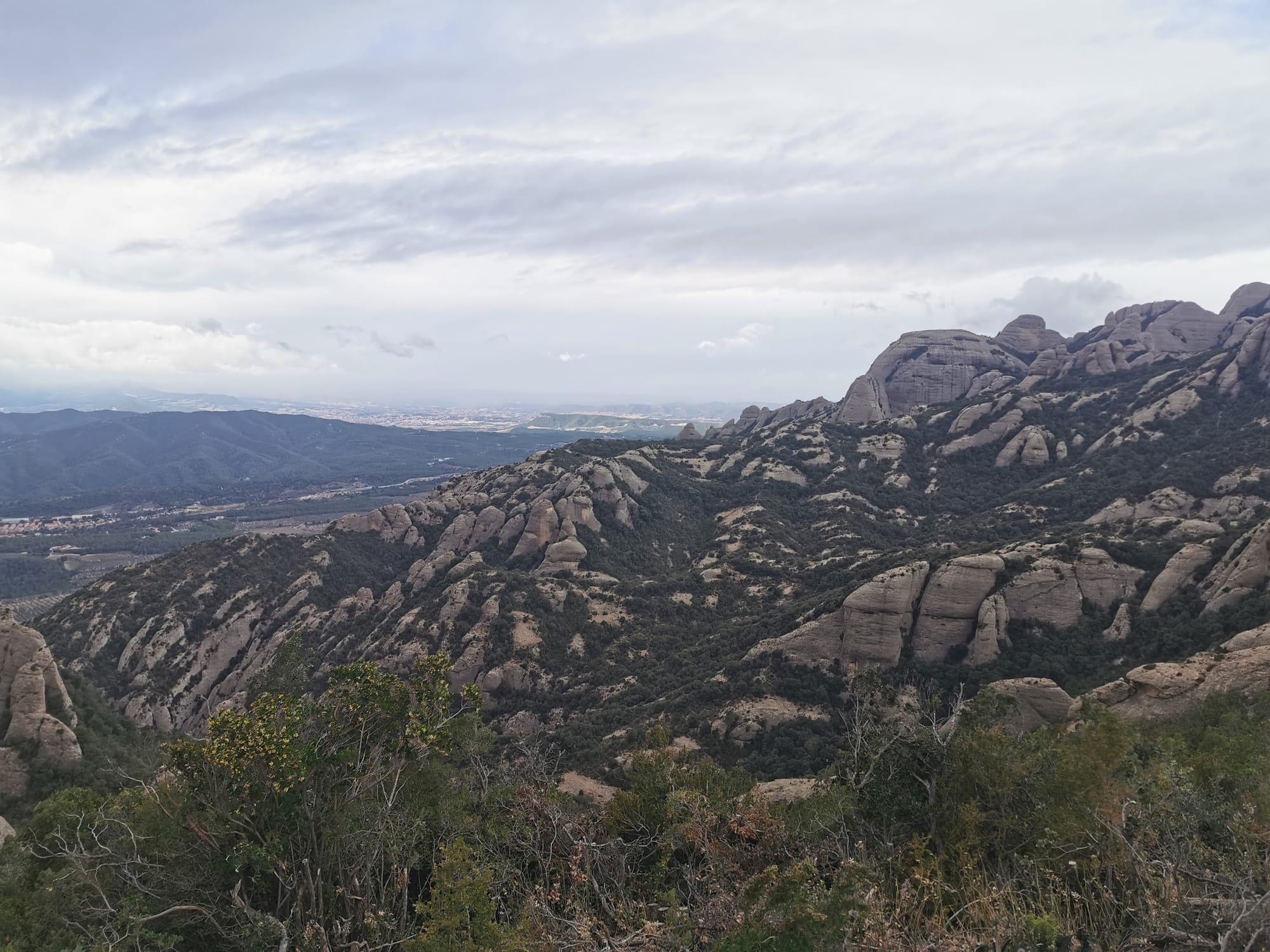 Montserrat: Wandern vom Kloster auf den Sant Jeroni Gipfel