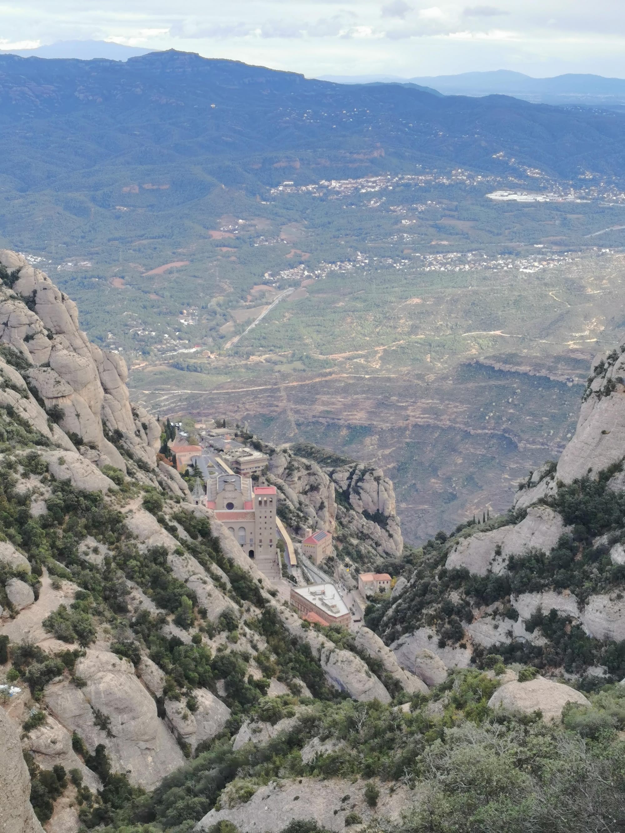 Montserrat: Wandern vom Kloster auf den Sant Jeroni Gipfel