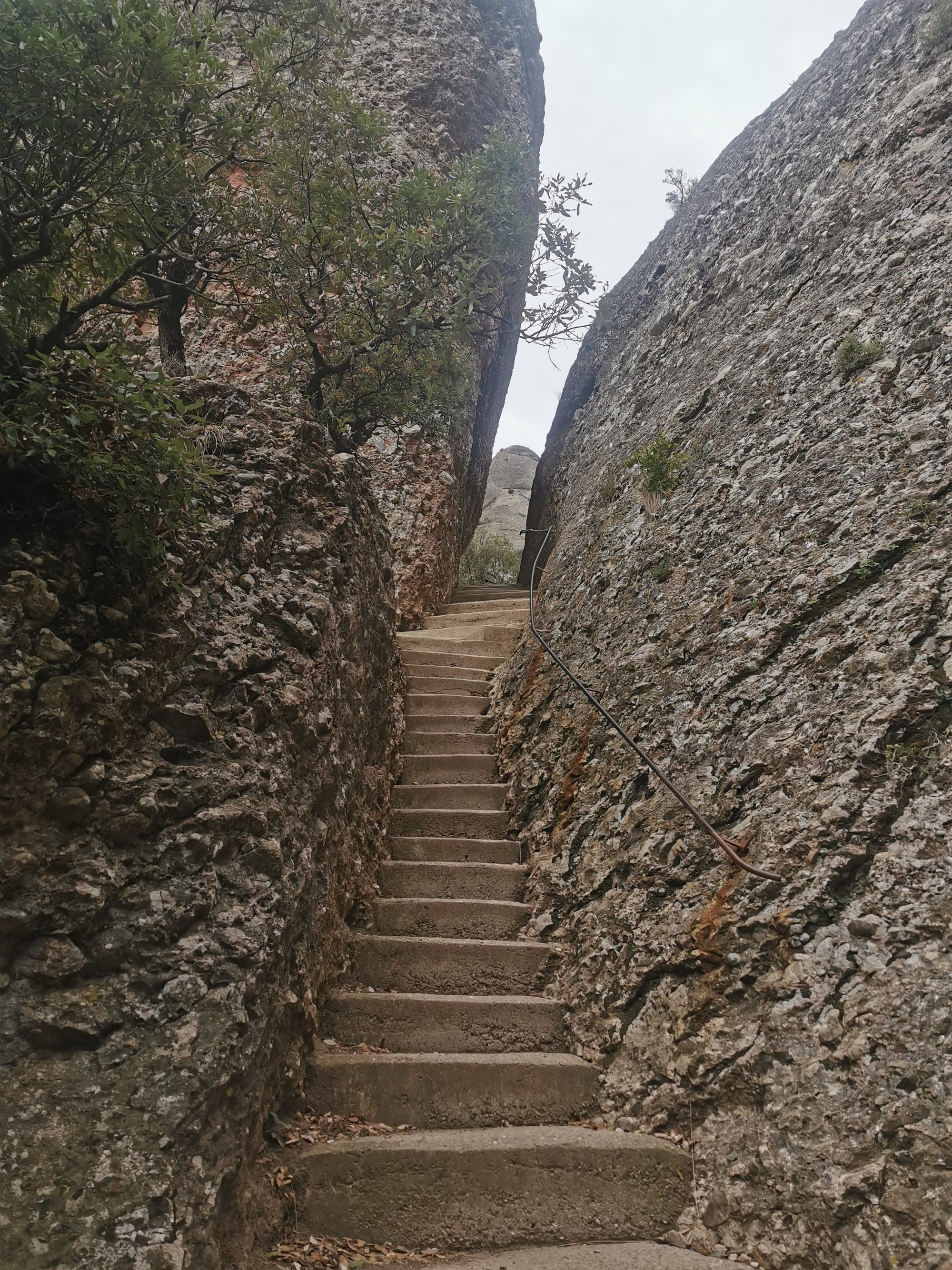 Montserrat: Wandern vom Kloster auf den Sant Jeroni Gipfel